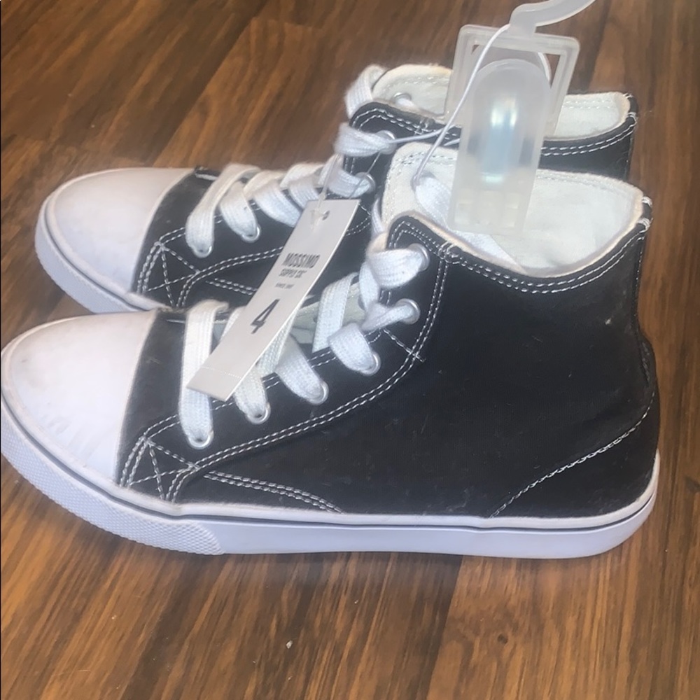 Mossimo hightop sneakers